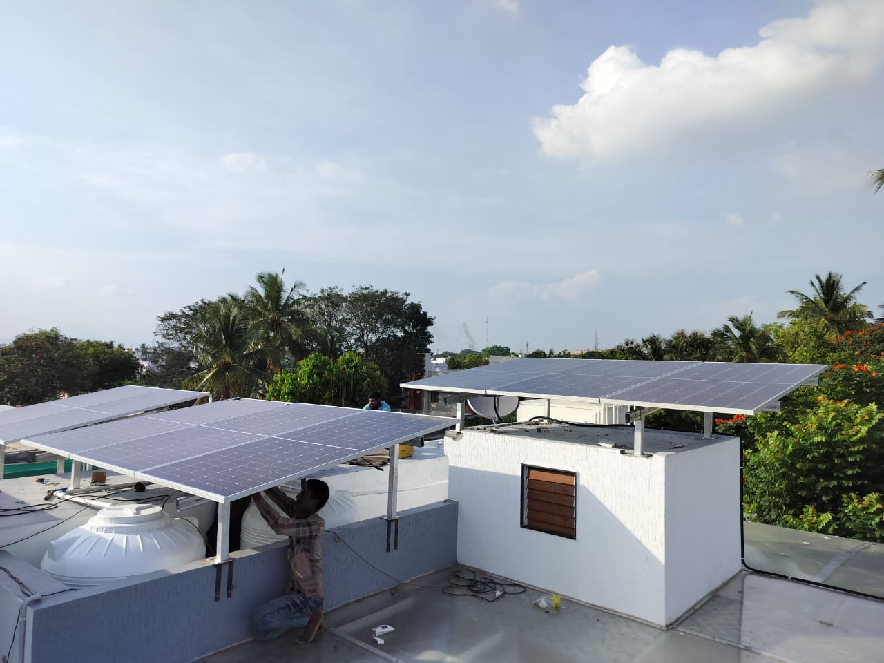 Rooftop solar panel installation by Acclaim